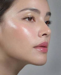 Pixi On-the-Glow SuperGlow Highlight Moisture Stick Color: NaturaLustre